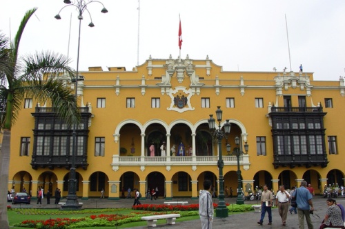 Municipio de Lima elevará arbitrios más a las empresas que a viviendas
