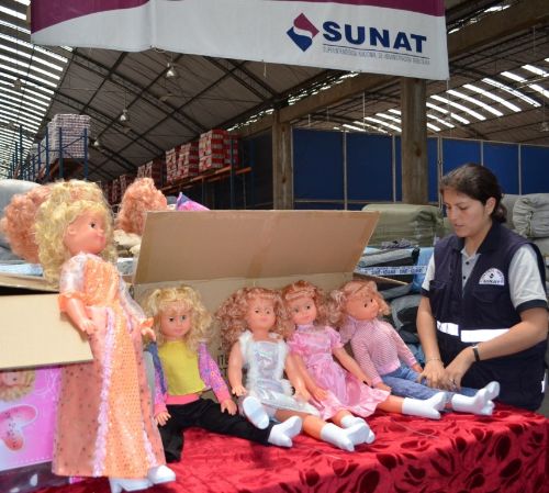 Incautan más de 2 mil muñecas de origen chino por carecer de registro sanitario