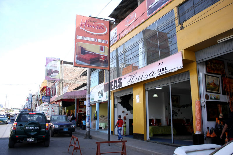Clausuran locales comerciales informales en Parque Industrial de VES